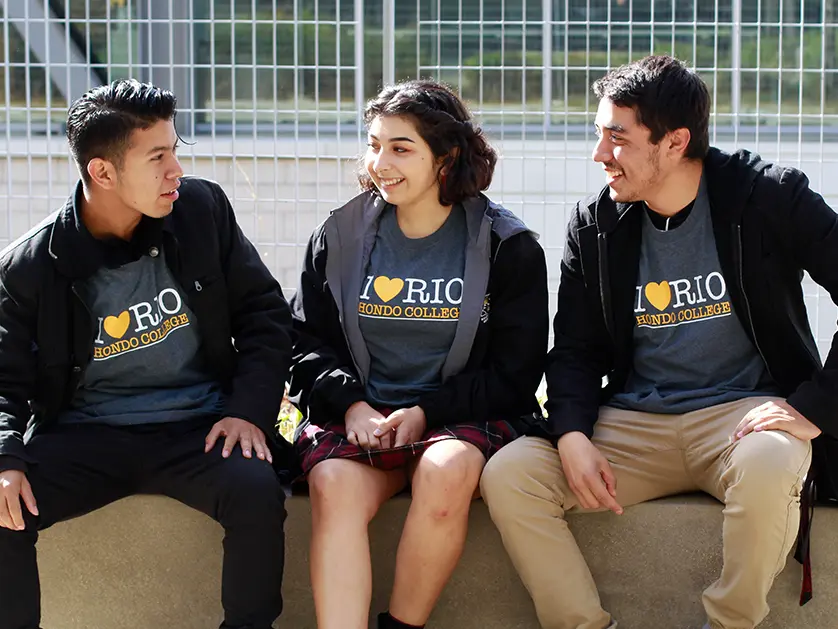 Students wearing I love Rio Hondo college shirts
