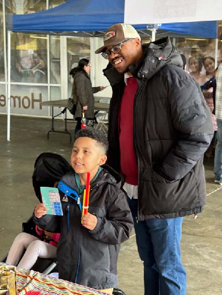 Children and parents enjoy the STEAM conference at Río Hondo.