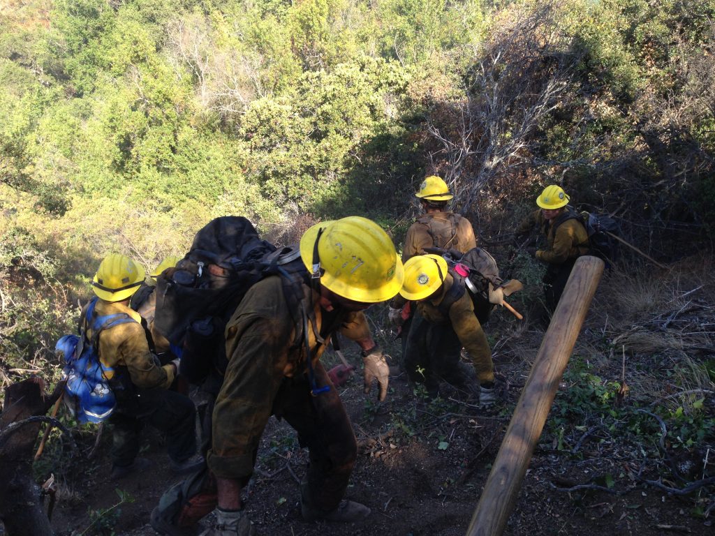 Río Hondo roadrunners battle a fire in California.
