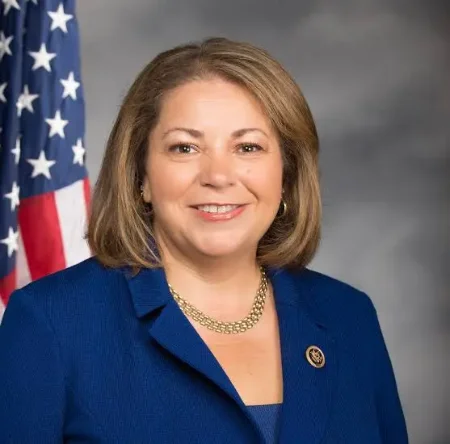 Official portrait of Congressmember Linda Sanchez