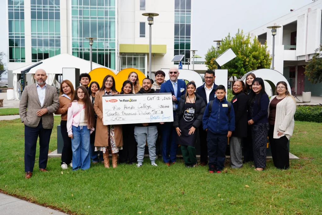 Río Hondo College Superintendent/President Dr. Don Moya-Miller, College leadership, representatives from The Kroger Co. and students gather for the presentation of a generous ,000 donation to support the College’s Basic Needs Program.